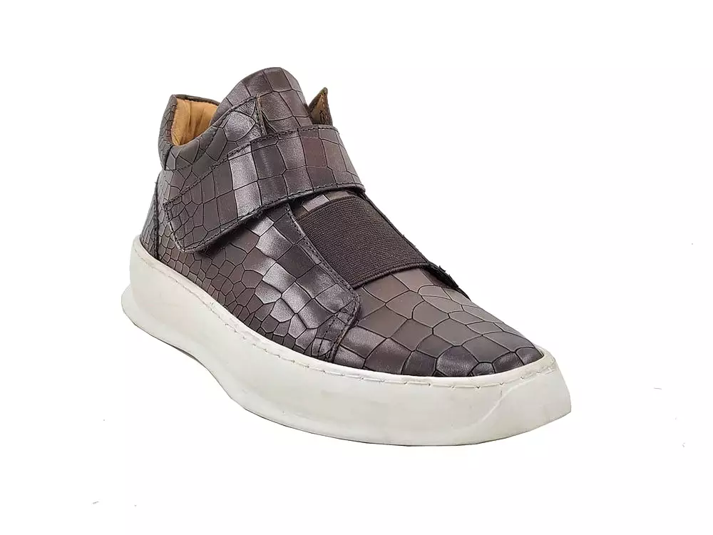 Embossed Fashion Mid-top Sneaker